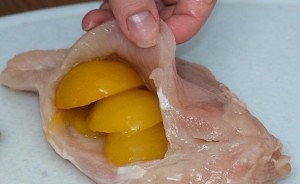 Консервированные персики в курином филе