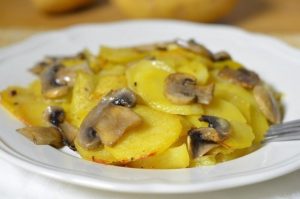 картошка с грибами в духовке